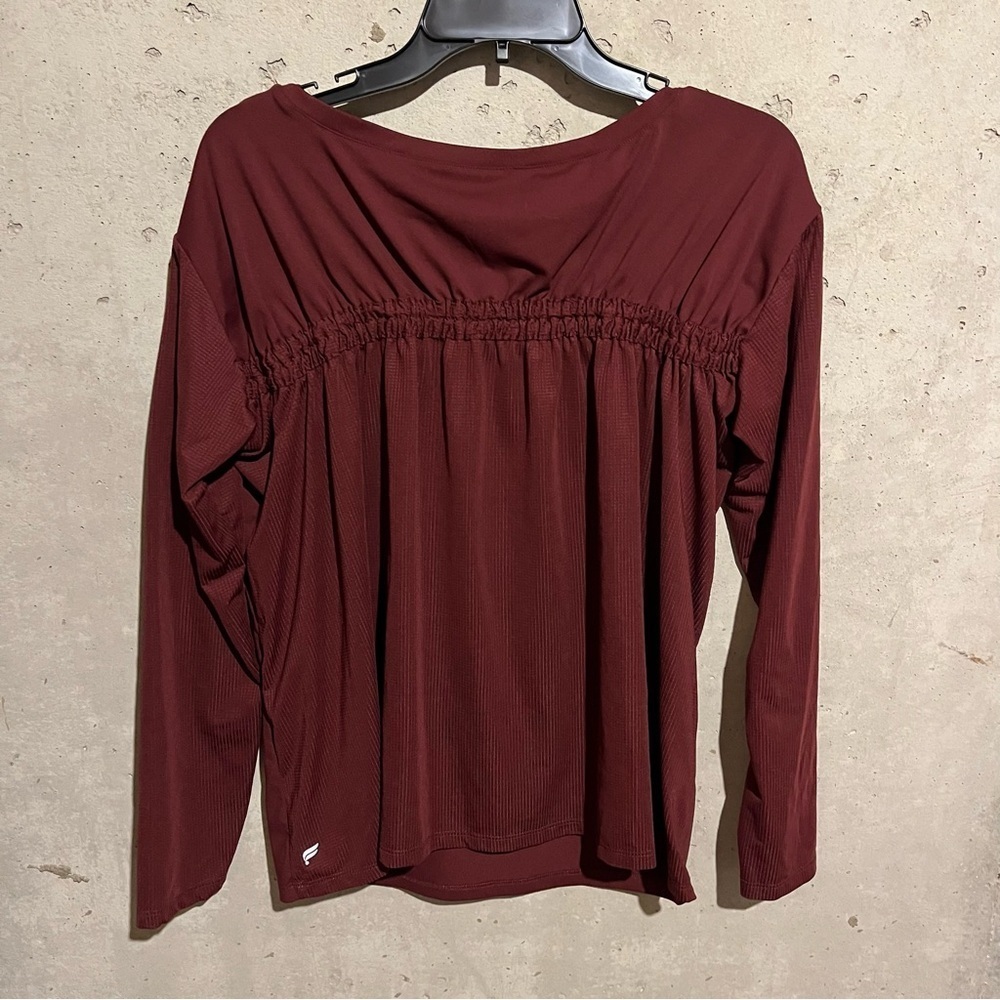 Fabletics Cashel Long Sleeve Cinched Back Top Shirt Women’s Size L Red Maroon - Picture 3 of 6